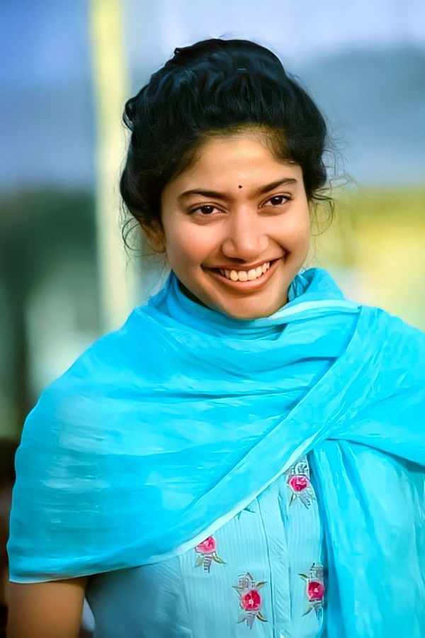 Actress Sai Pallavi Latest Photo Gallery - Sakshi17