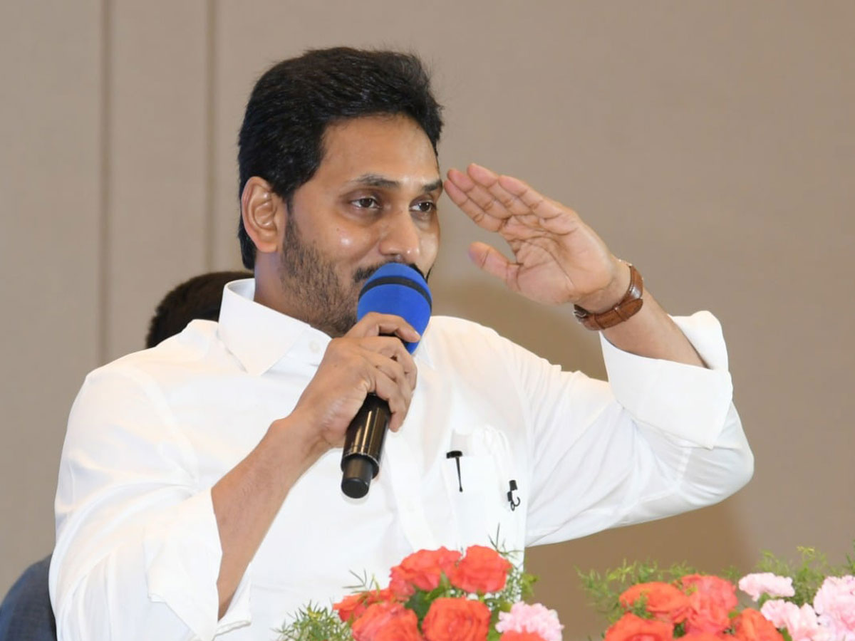 CM YS Jagan Present Service Awards To Volunteers Photo Gallery - Sakshi1