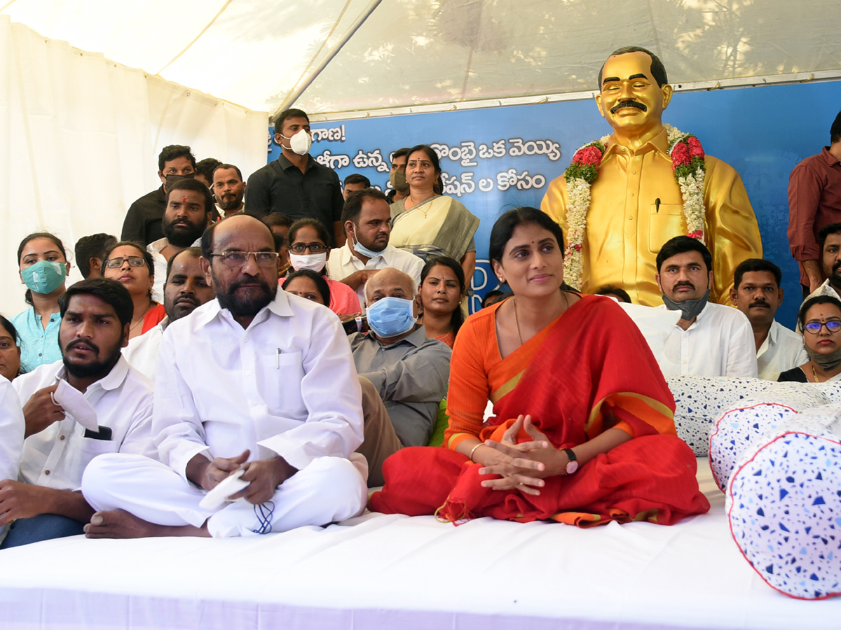 YS Sharmila deeksha At Indira Park - Sakshi14