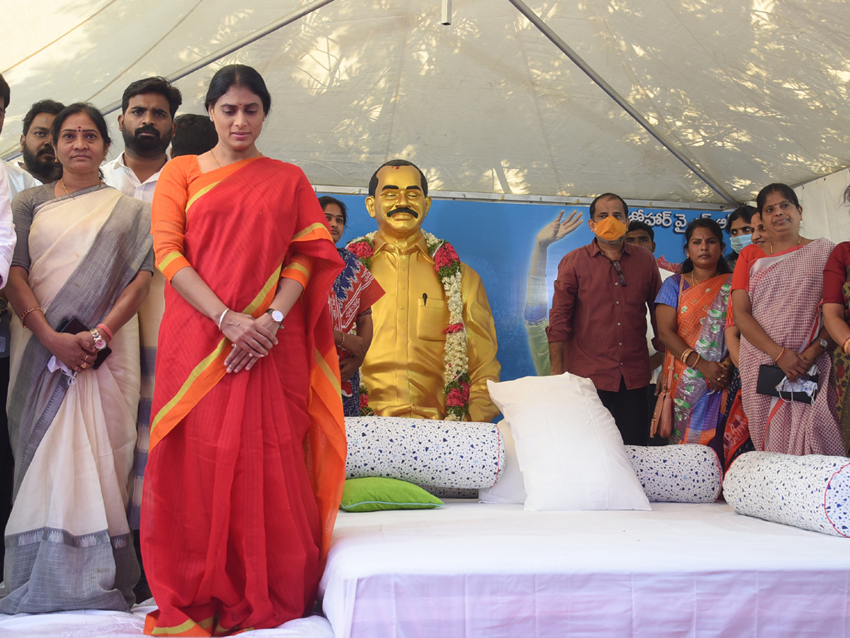 YS Sharmila deeksha At Indira Park - Sakshi18