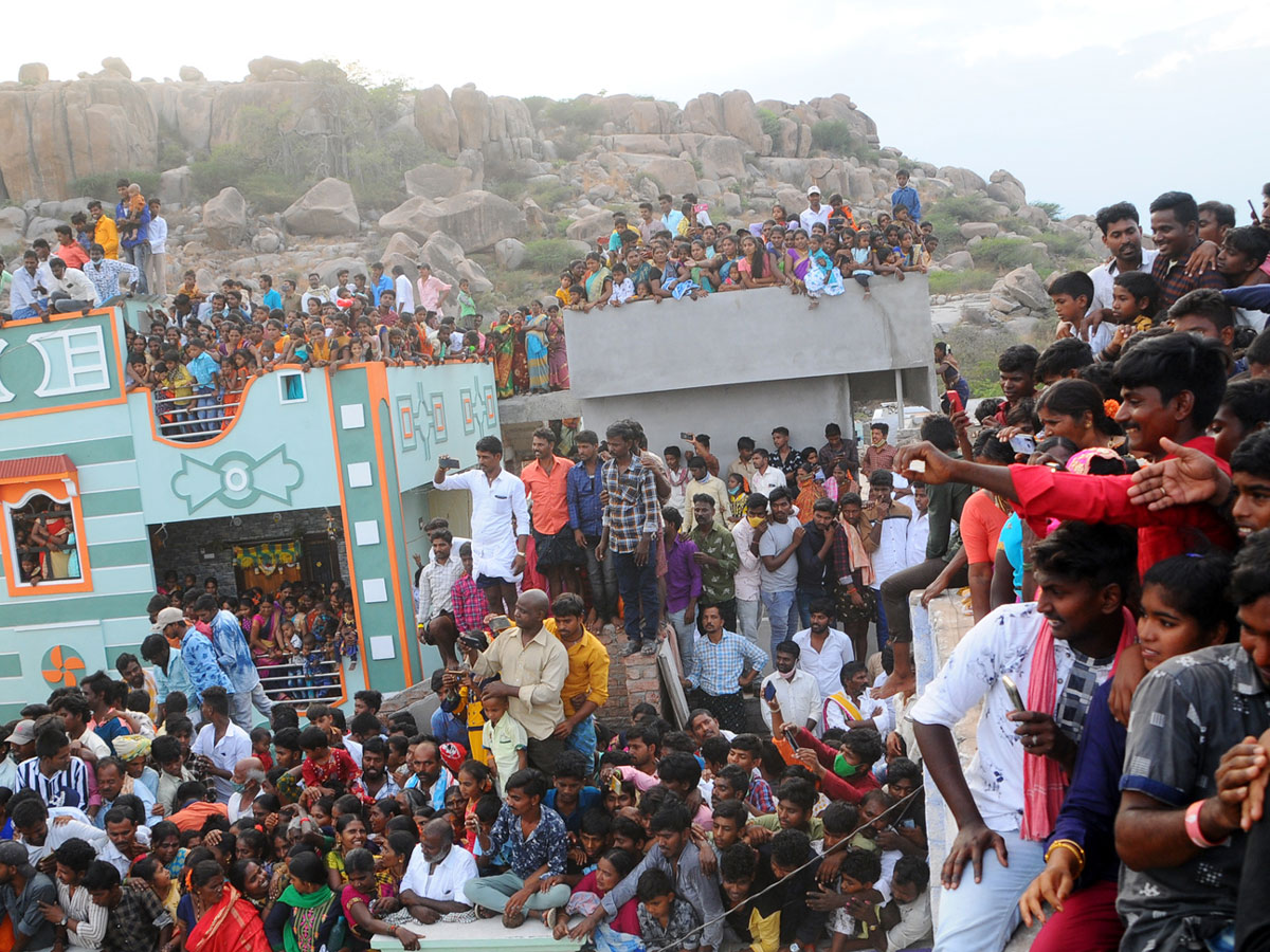 Pidakala Samaram Festival In Kairuppala Photo Gallery - Sakshi19