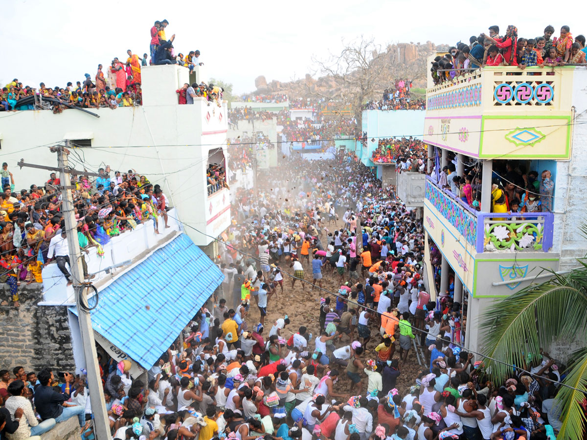 Pidakala Samaram Festival In Kairuppala Photo Gallery - Sakshi5