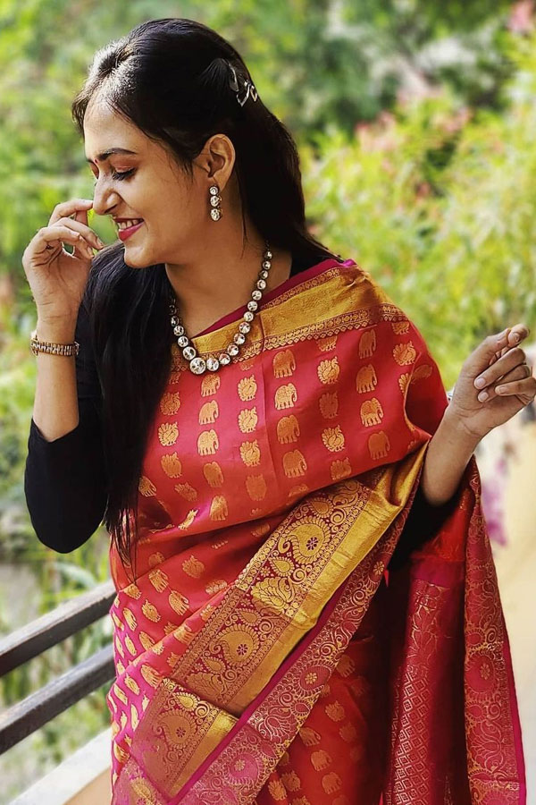 Singer Harika Narayan Beautiful Photo Gallery - Sakshi17