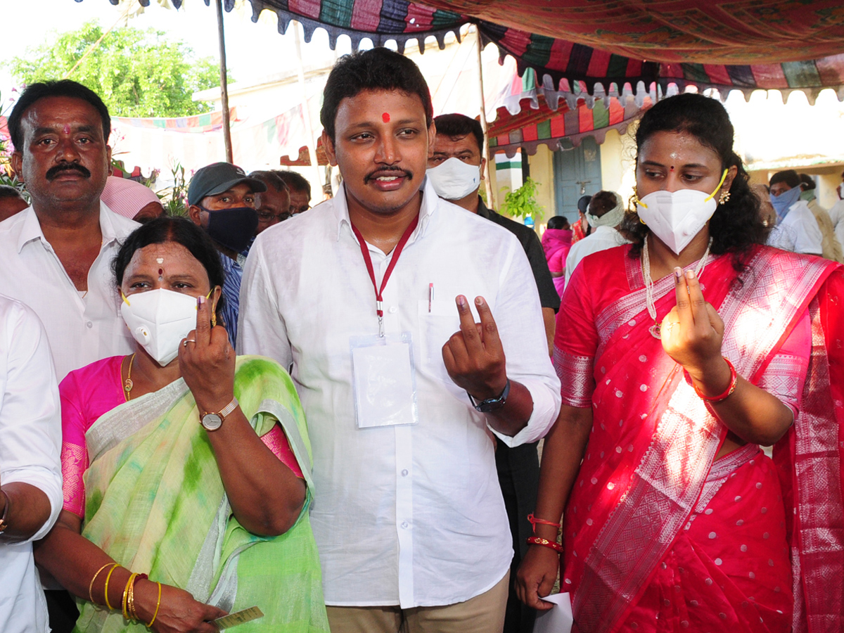 Nagarjuna Sagar By-Election Polling Photo Gallery - Sakshi16