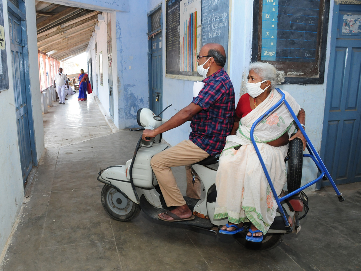 Nagarjuna Sagar By-Election Polling Photo Gallery - Sakshi10