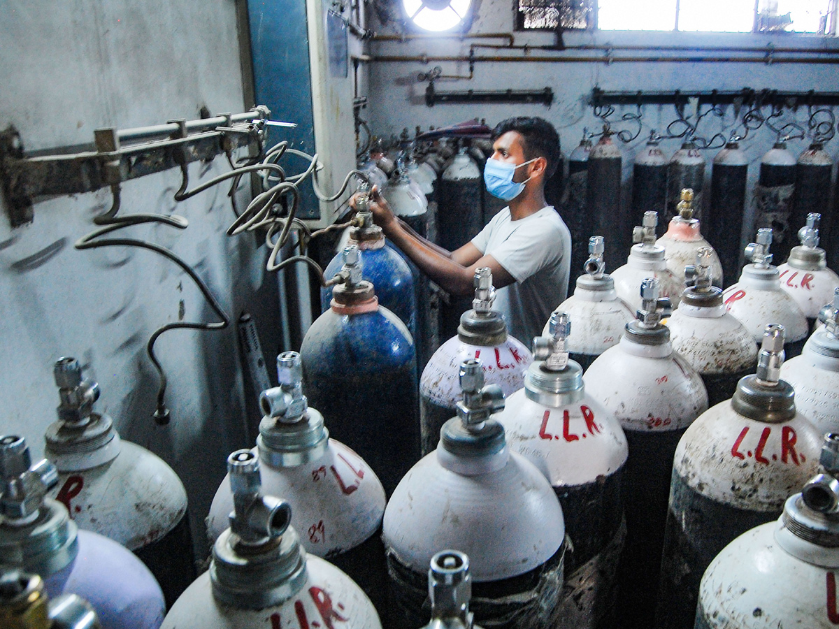 Oxygen supply for industries to be diverted to hospitals Photo Gallery - Sakshi6