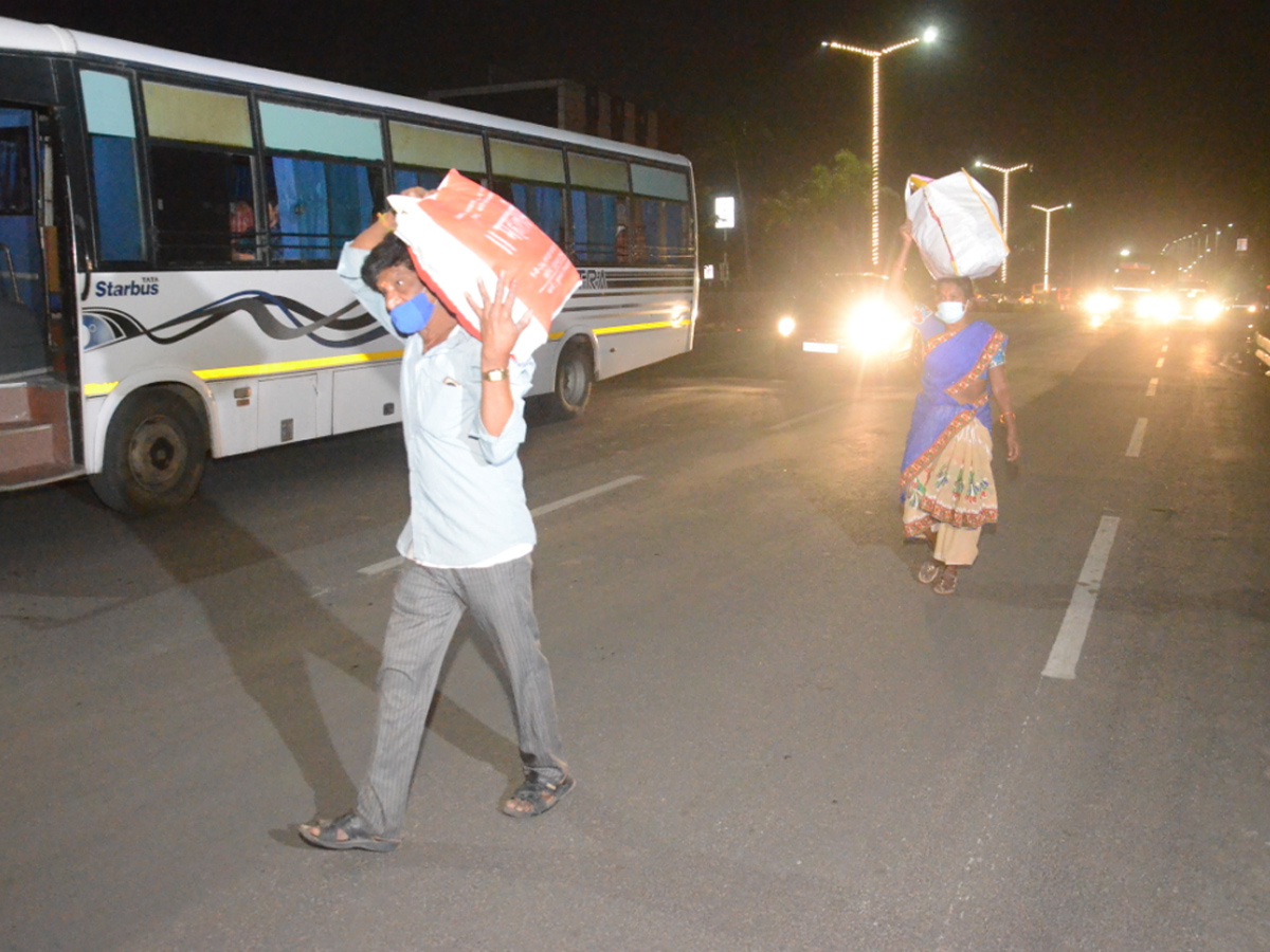 Hyderabad night curfew Photo Gallery - Sakshi14