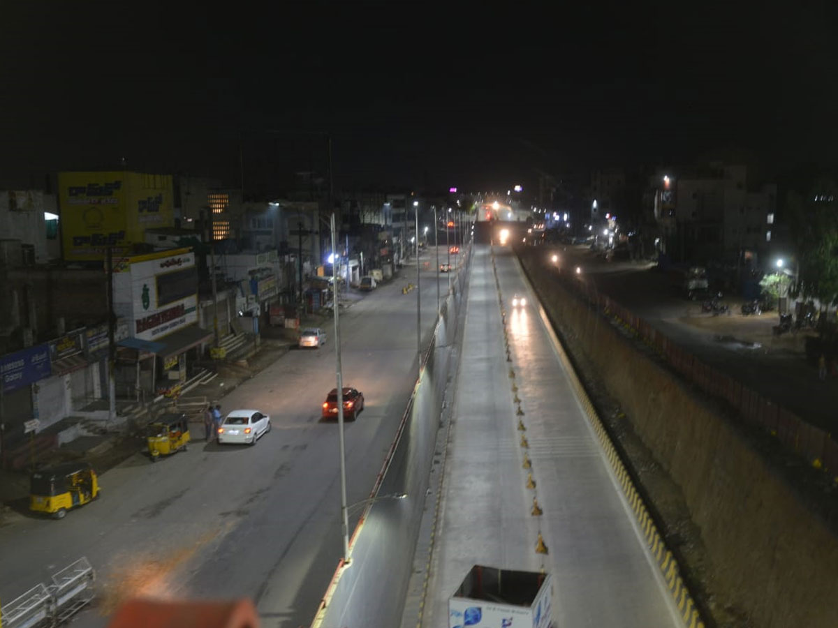 Hyderabad city curfew at night deserted roads Photo Gallery - Sakshi23