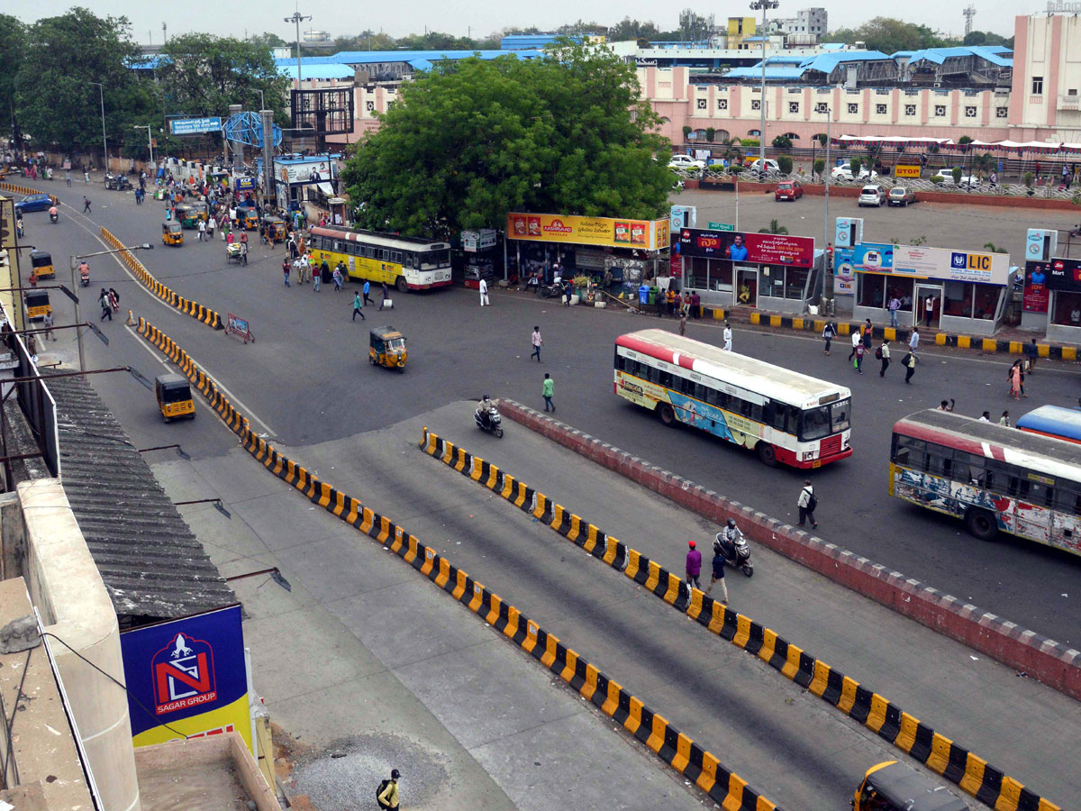 People moving to their own villages for fear of curfew Photo Gallery - Sakshi7