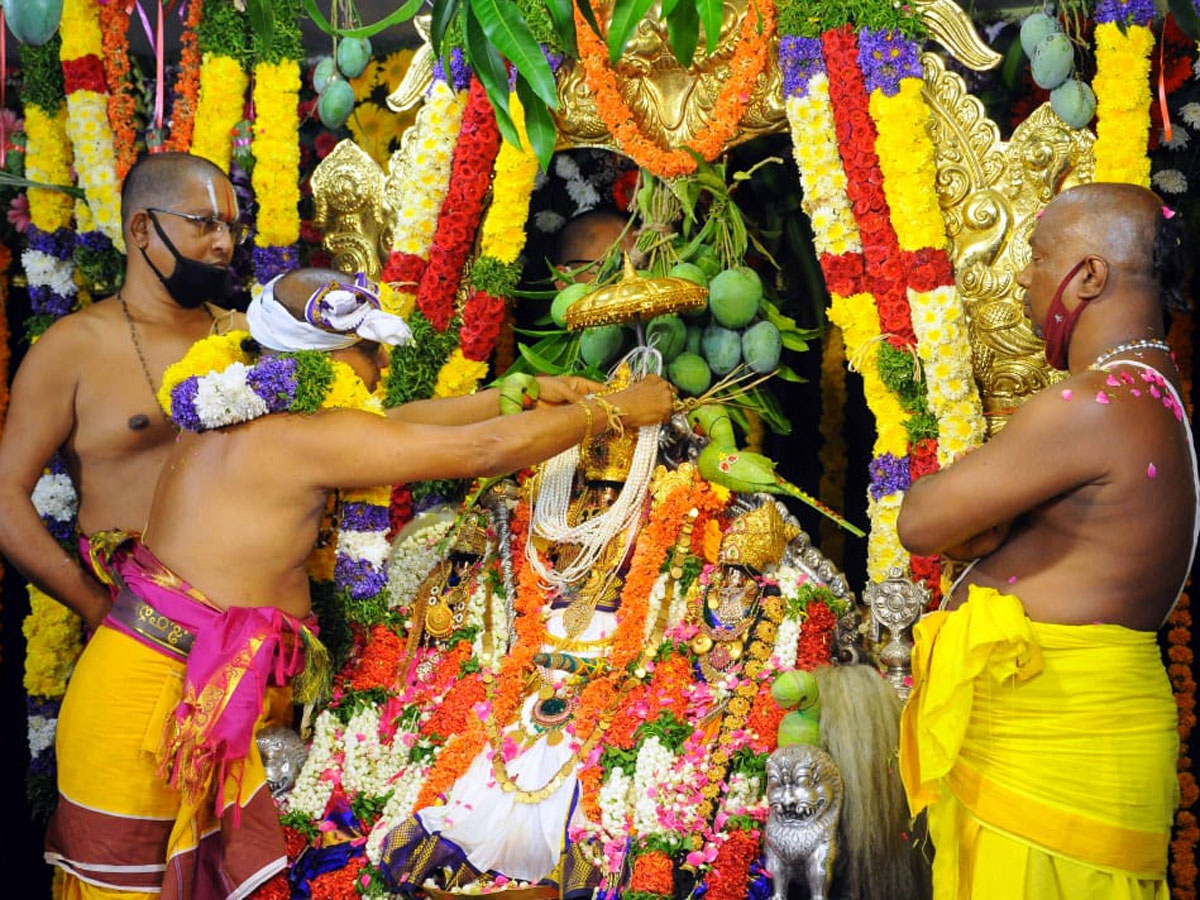 The coronation ceremony of Lord Sri Rama in Bhadrachalam Photo Gallery - Sakshi24