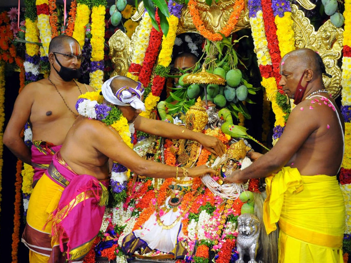 The coronation ceremony of Lord Sri Rama in Bhadrachalam Photo Gallery - Sakshi26