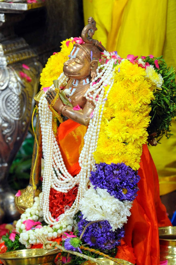 The coronation ceremony of Lord Sri Rama in Bhadrachalam Photo Gallery - Sakshi32