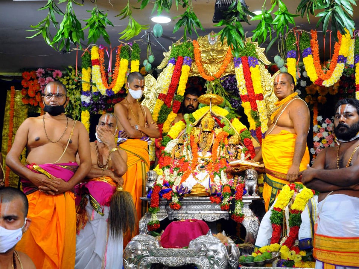 The coronation ceremony of Lord Sri Rama in Bhadrachalam Photo Gallery - Sakshi7