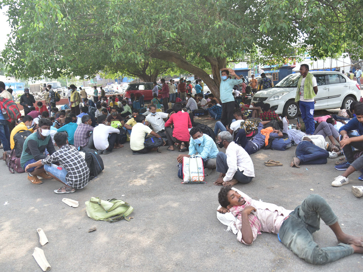 Hyderabad Heavy Rush at Secunderabad Railway Station - Sakshi10