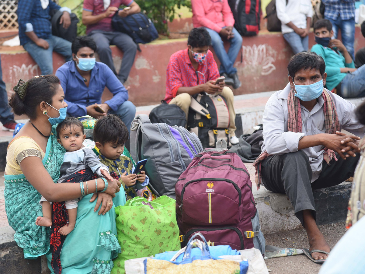 Hyderabad Heavy Rush at Secunderabad Railway Station - Sakshi11