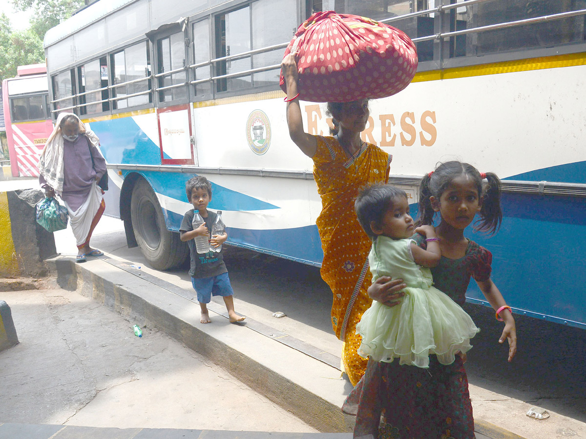 Hyderabad Heavy Rush at Secunderabad Railway Station - Sakshi22