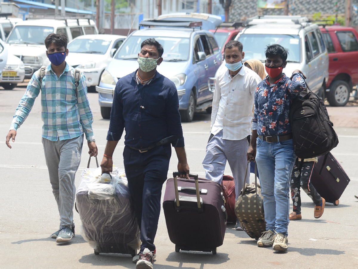 Hyderabad Heavy Rush at Secunderabad Railway Station - Sakshi26