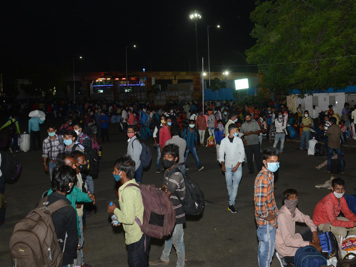 Hyderabad Heavy Rush at Secunderabad Railway Station - Sakshi3