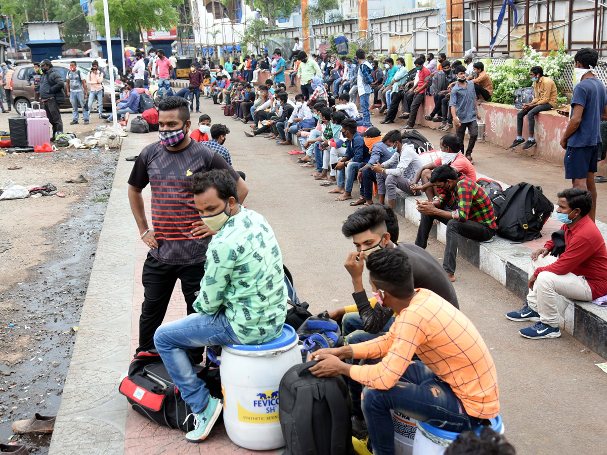 Hyderabad Heavy Rush at Secunderabad Railway Station - Sakshi4