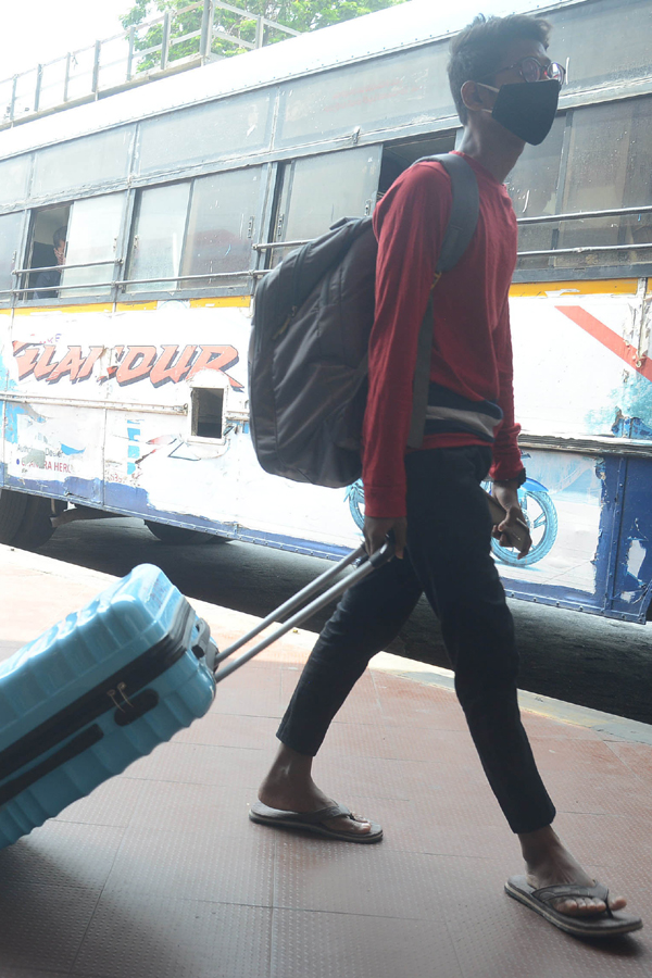 Hyderabad Heavy Rush at Secunderabad Railway Station - Sakshi37