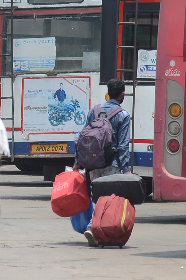 Hyderabad Heavy Rush at Secunderabad Railway Station - Sakshi38