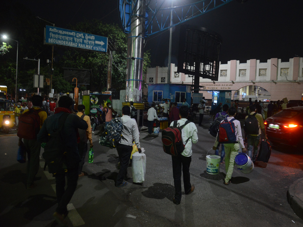 Hyderabad Heavy Rush at Secunderabad Railway Station - Sakshi6