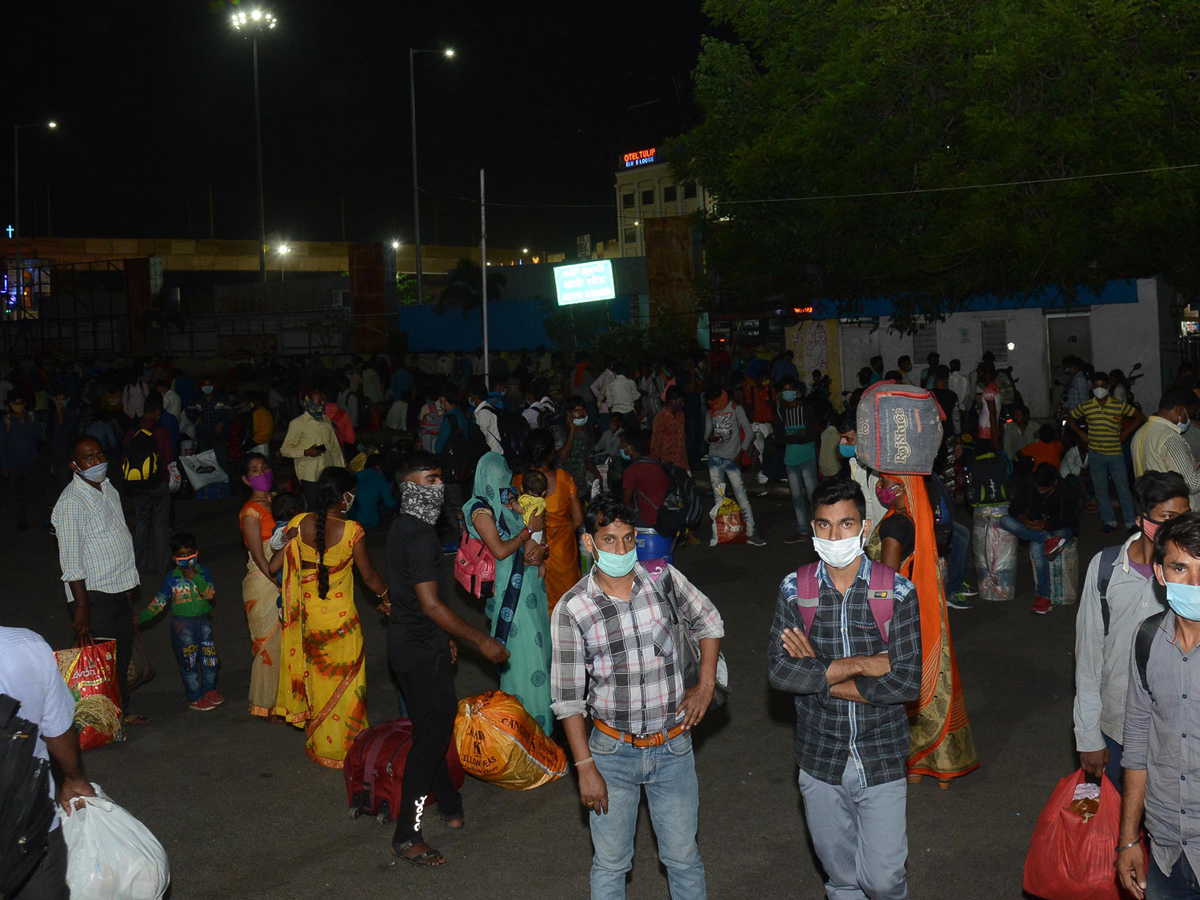 Hyderabad Heavy Rush at Secunderabad Railway Station - Sakshi8