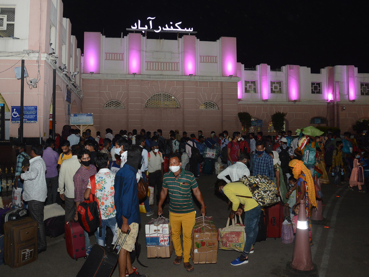 Hyderabad Heavy Rush at Secunderabad Railway Station - Sakshi9