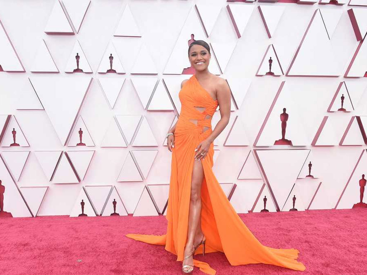 2021 Oscars Red Carpet Fashion Photo Gallery - Sakshi12