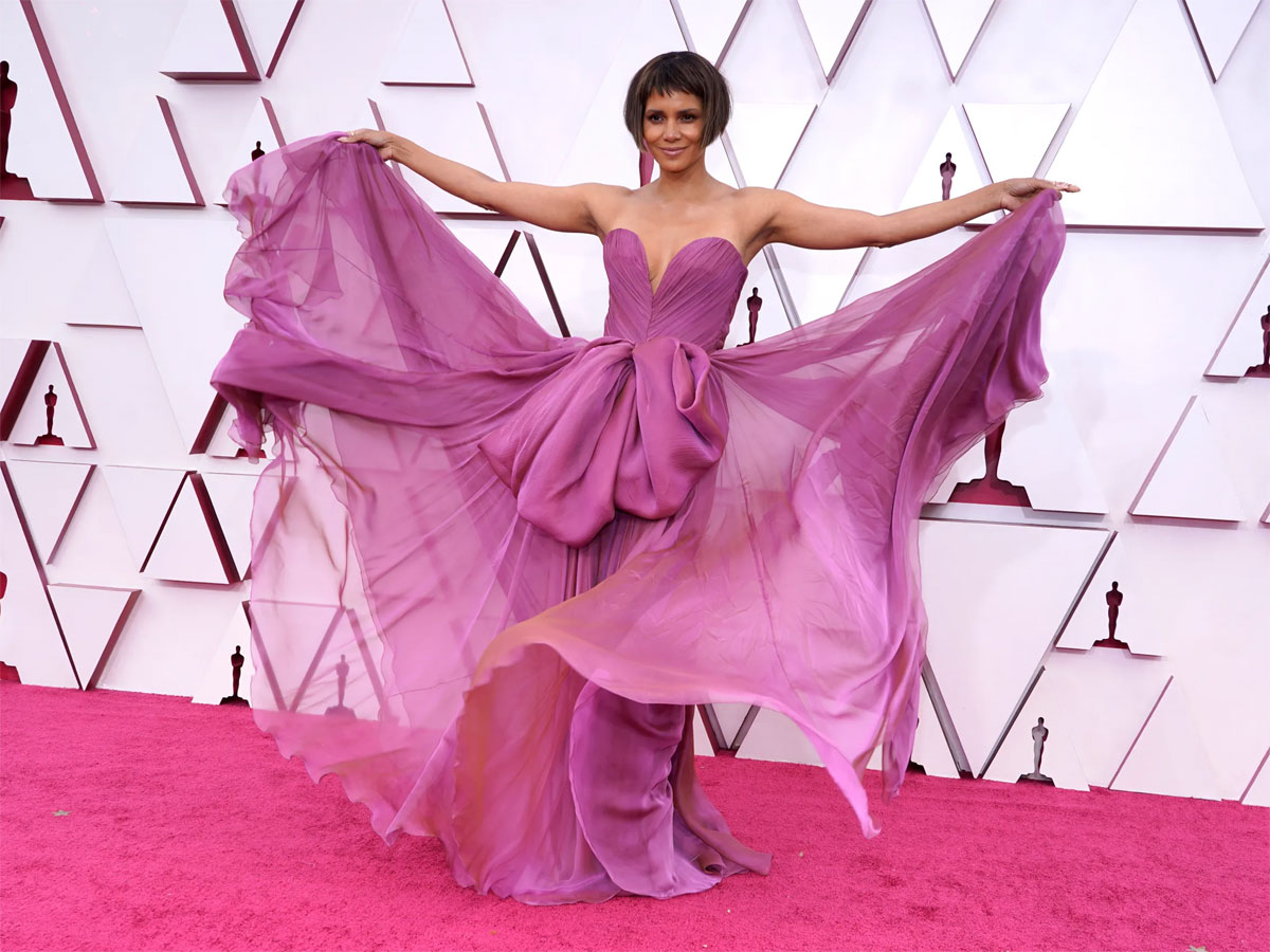 2021 Oscars Red Carpet Fashion Photo Gallery - Sakshi6