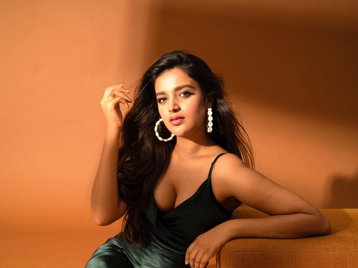 Nidhhi Agerwal Photos inTrending - Sakshi11