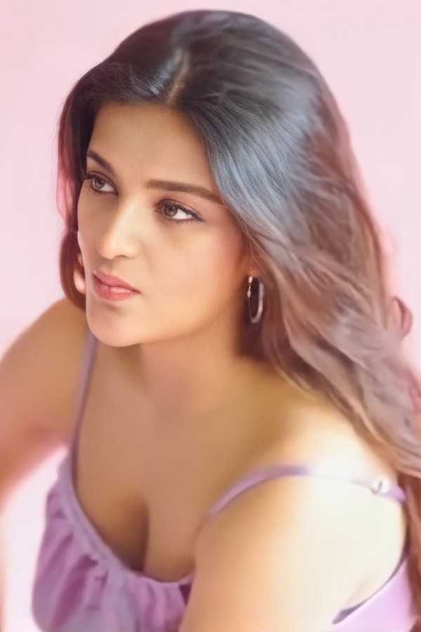 Nidhhi Agerwal Photos inTrending - Sakshi21