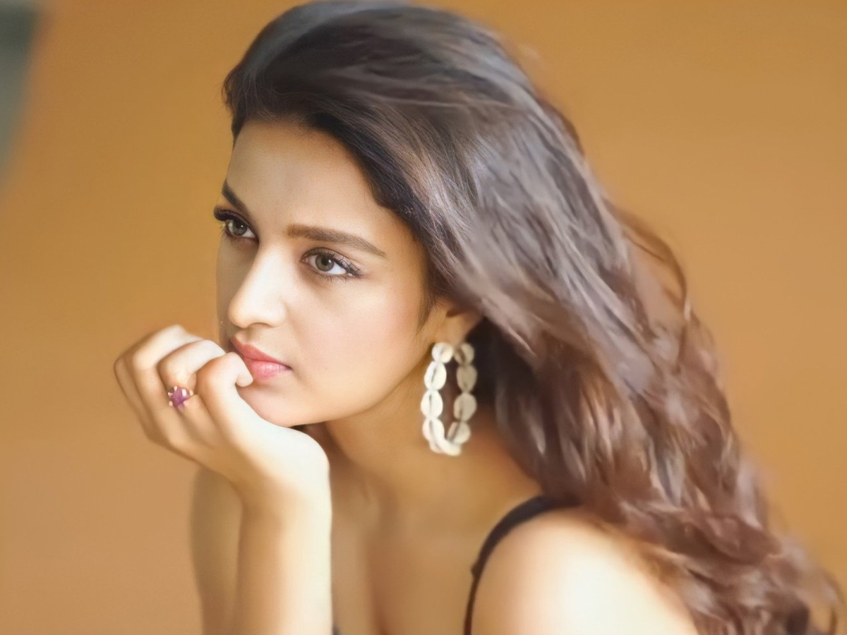 Nidhhi Agerwal Photos inTrending - Sakshi7