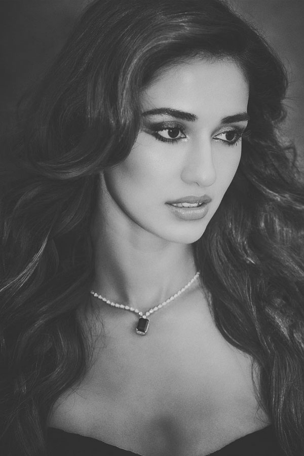 Disha Patani Glamour Photo Gallery - Sakshi21