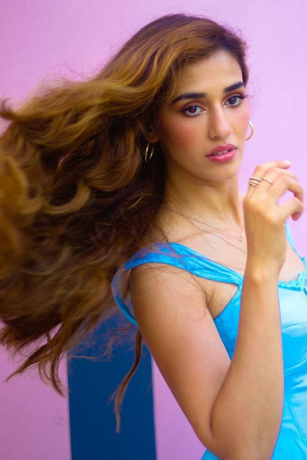 Disha Patani Glamour Photo Gallery - Sakshi23