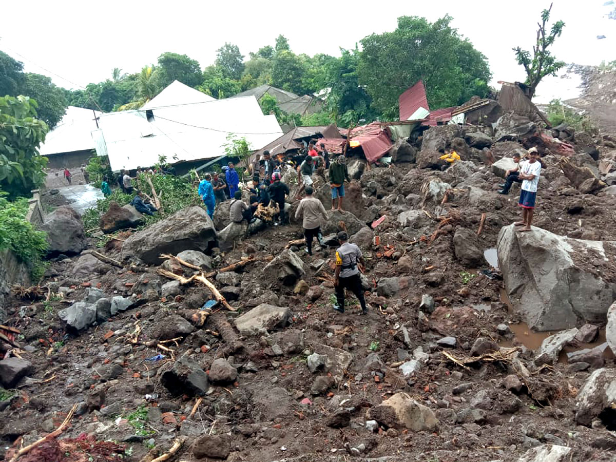 Heavy Rains Trigger Landslides, Floods In Indonesia Photo Gallery - Sakshi15