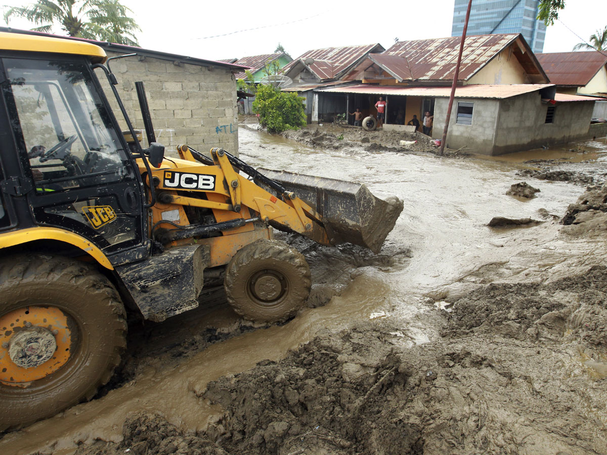 Heavy Rains Trigger Landslides, Floods In Indonesia Photo Gallery - Sakshi3