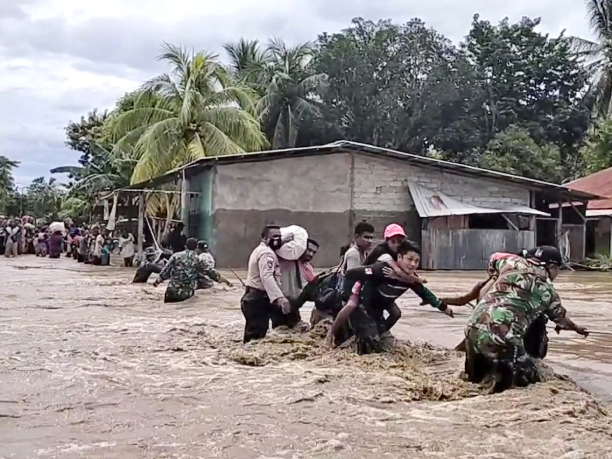 Heavy Rains Trigger Landslides, Floods In Indonesia Photo Gallery - Sakshi7