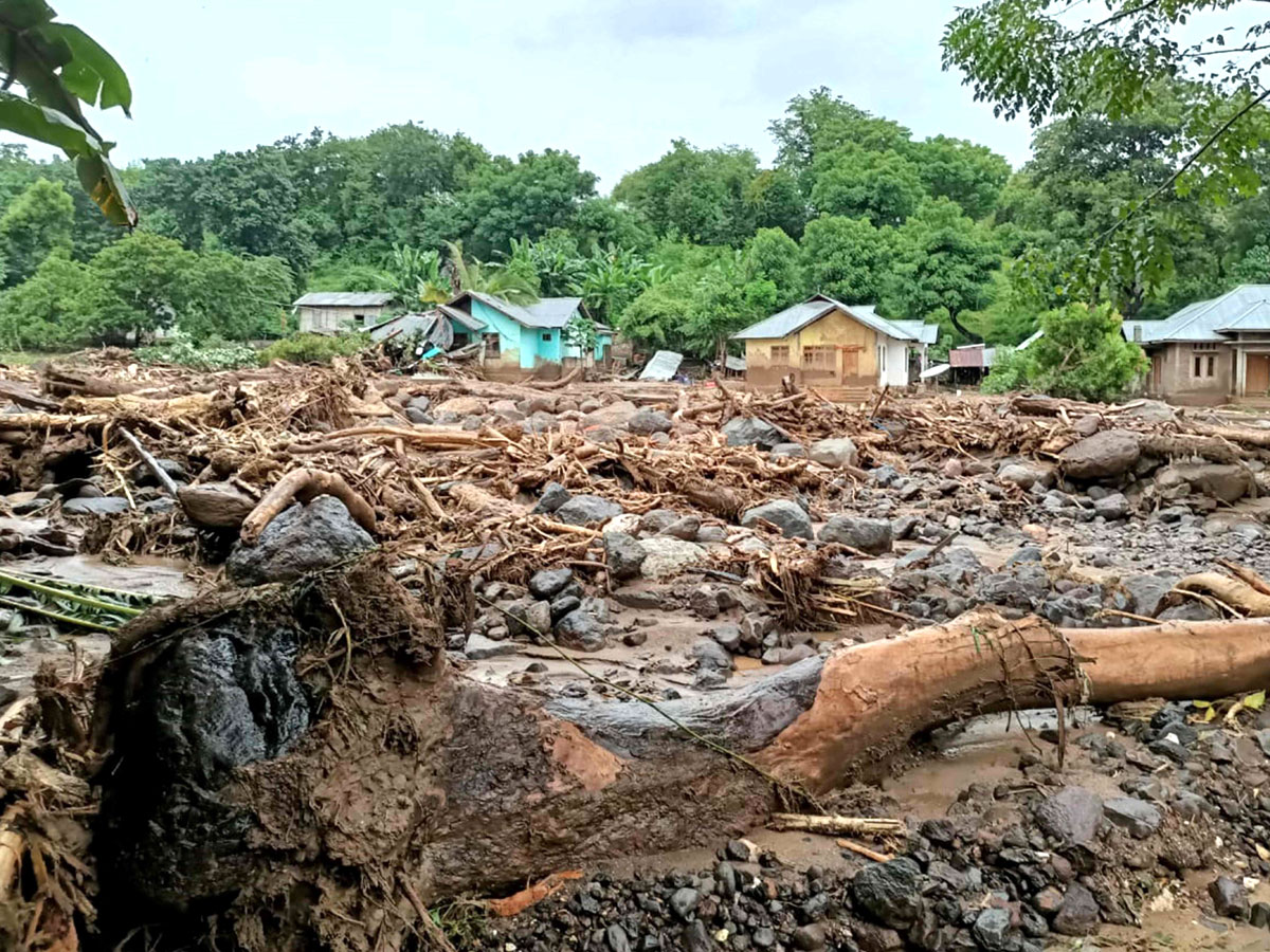 Heavy Rains Trigger Landslides, Floods In Indonesia Photo Gallery - Sakshi9