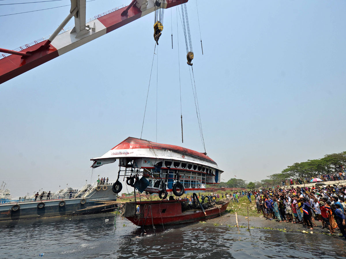 Boat Accident In Bangladesh Photo Gallery - Sakshi15