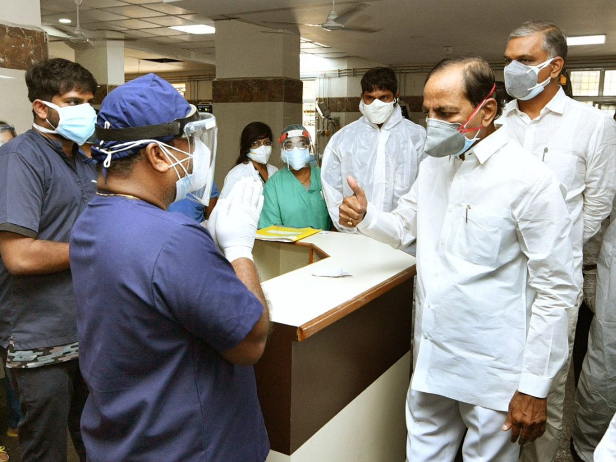 KCR visits Gandhi Hospital Photo Gallery - Sakshi10