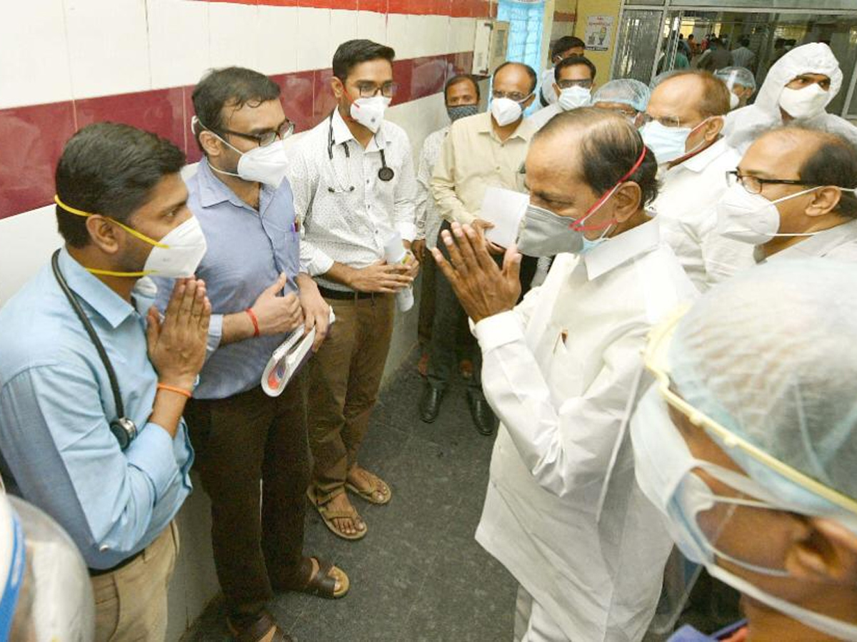 KCR visits Gandhi Hospital Photo Gallery - Sakshi11