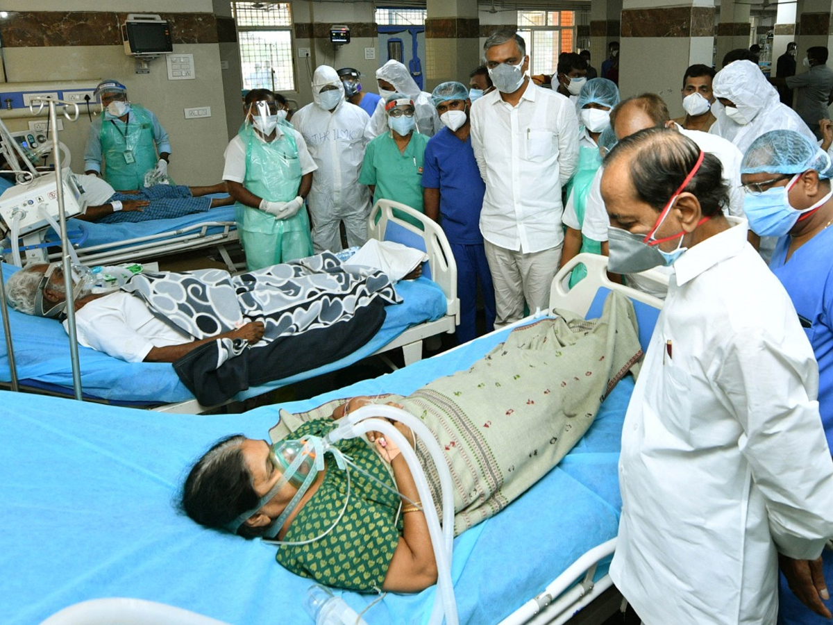 KCR visits Gandhi Hospital Photo Gallery - Sakshi3