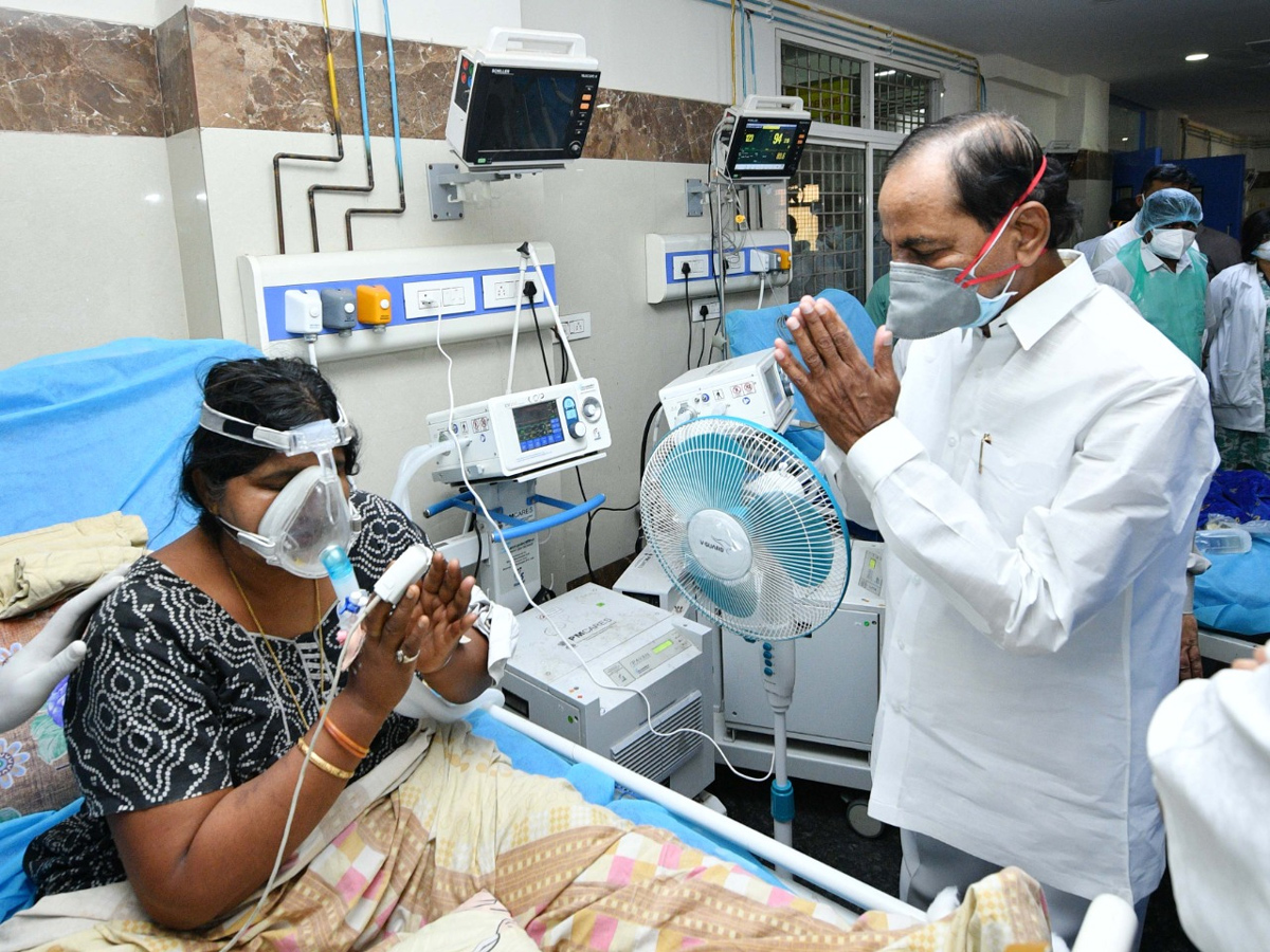 KCR visits Gandhi Hospital Photo Gallery - Sakshi5