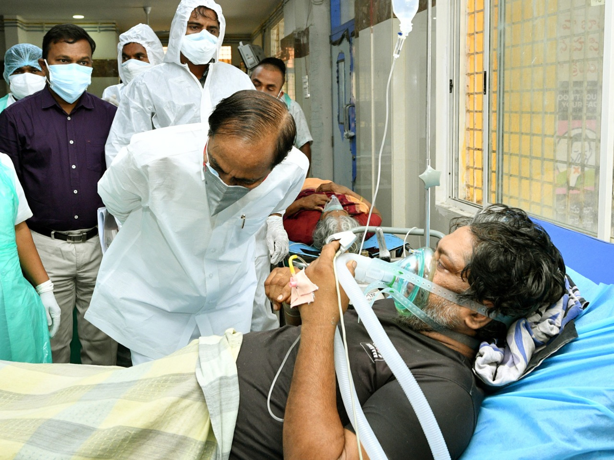 KCR visits Gandhi Hospital Photo Gallery - Sakshi7