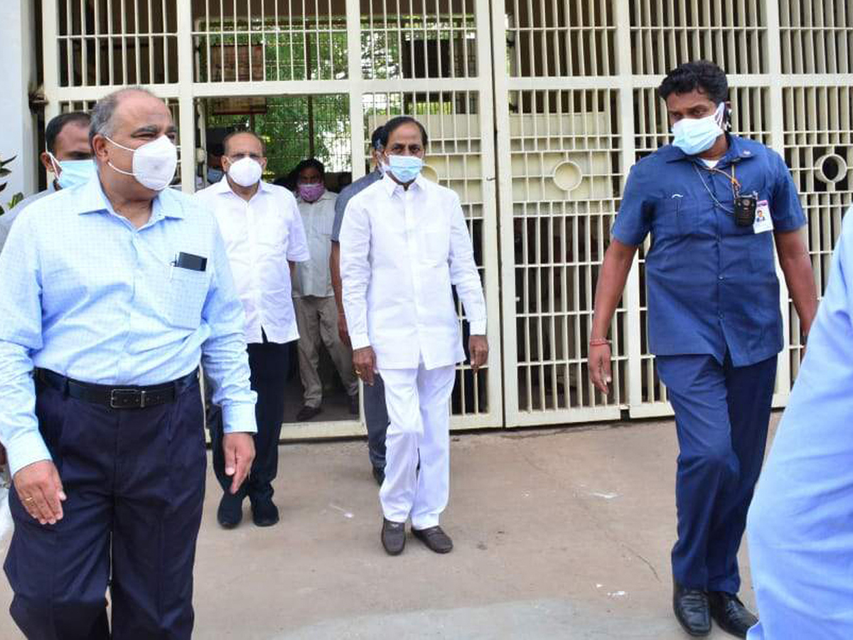 CM KCR Visits Warangal MGM Hospital Photo gallery - Sakshi11