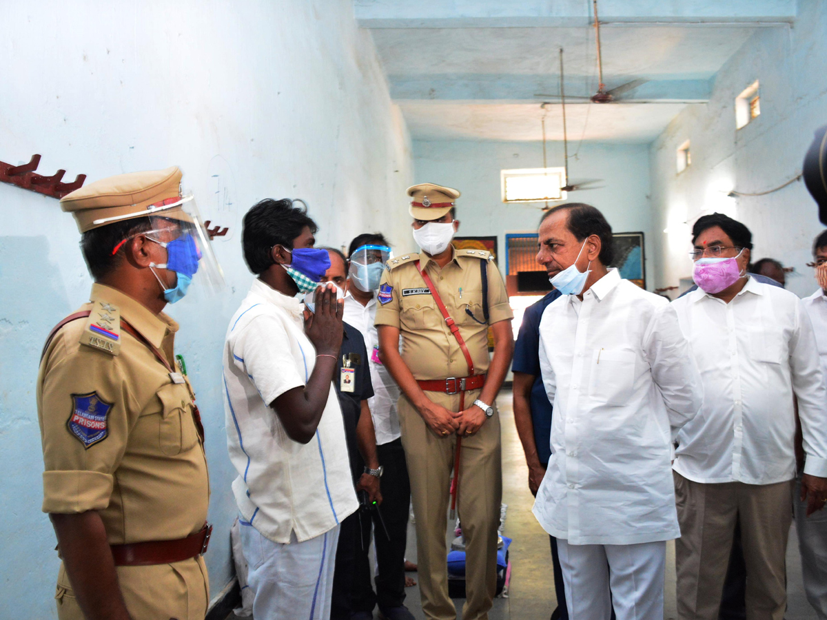 CM KCR Visits Warangal MGM Hospital Photo gallery - Sakshi6