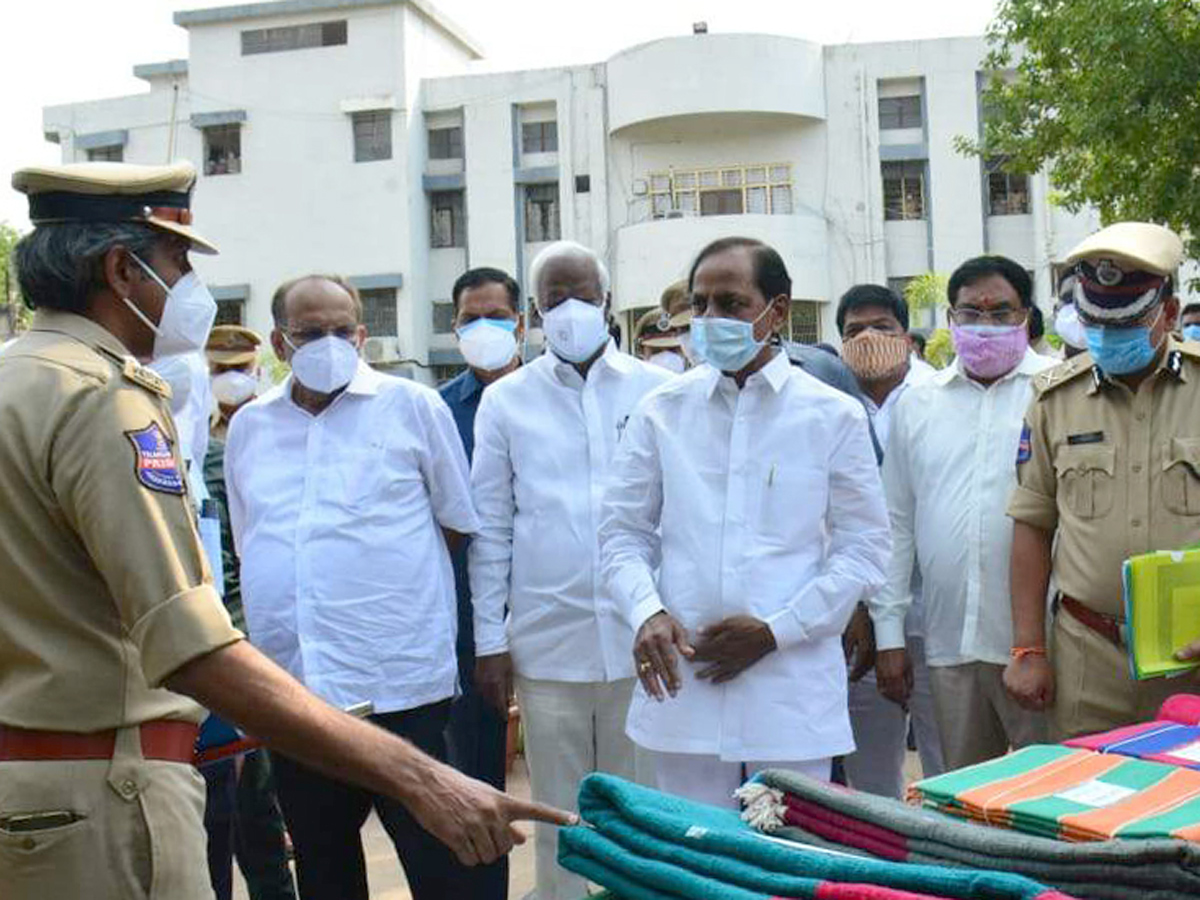 CM KCR Visits Warangal MGM Hospital Photo gallery - Sakshi7