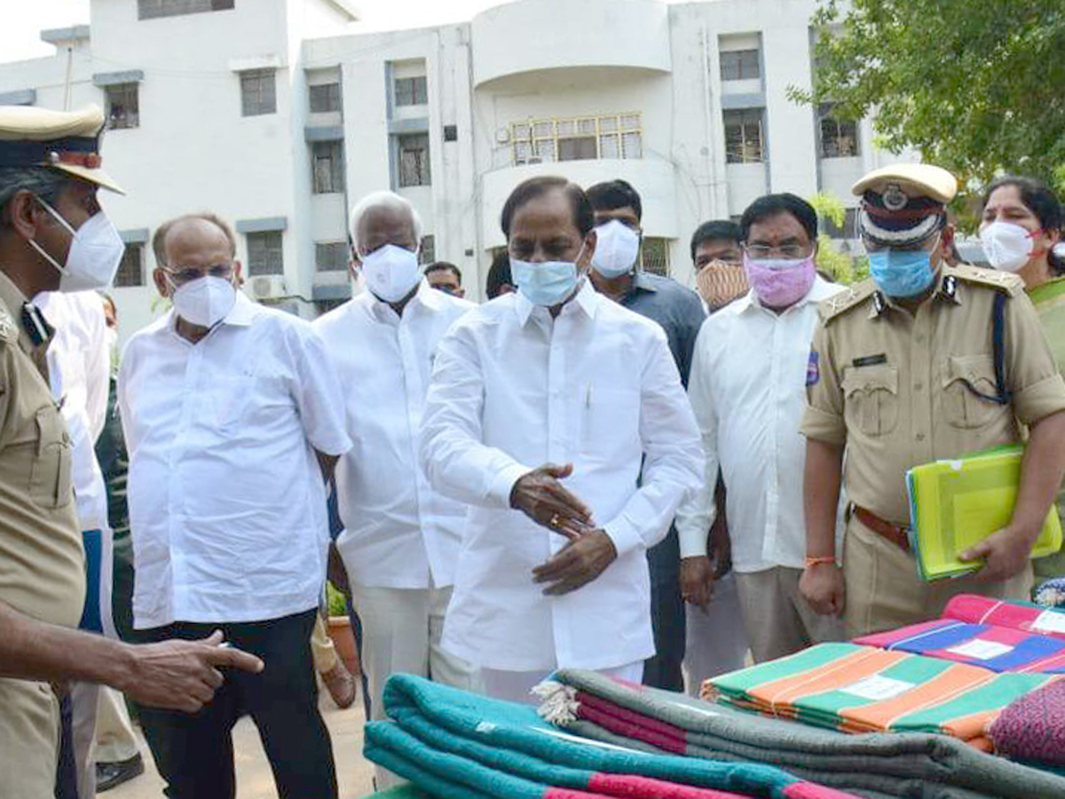 CM KCR Visits Warangal MGM Hospital Photo gallery - Sakshi9