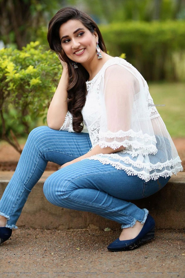 Anchor Manjusha Latest Photo Gallery - Sakshi25